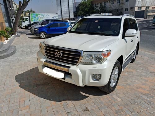 Toyota Land Cruiser GXR 5.7L AWD