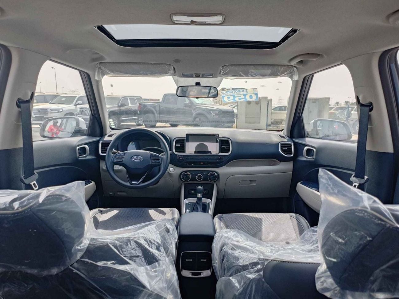 Hyundai Venue Premier Plus Turbo/ DUAL TONE 1.0L V4/ SUNROOF/ FULL OPTION (CODE # VEN10AF)