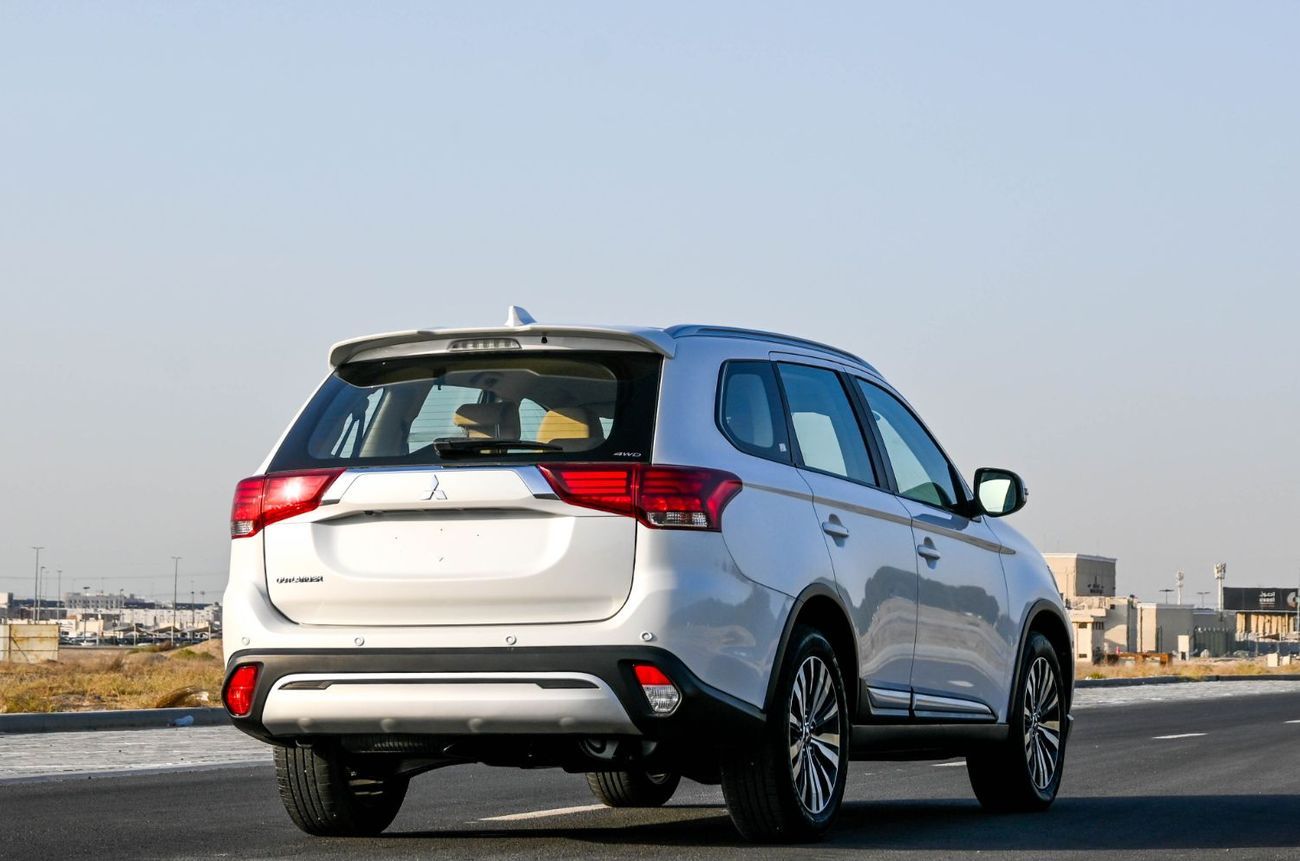 Mitsubishi Outlander MITSUBISHI OUTLANDER 2022 GCC  _ GLX 4X4 _ IN EXCELLENT CONDITION