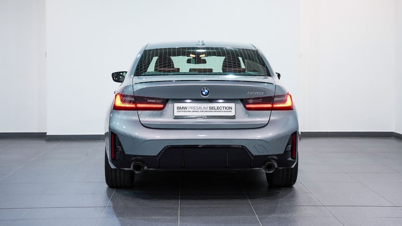 بي أم دبليو 330i