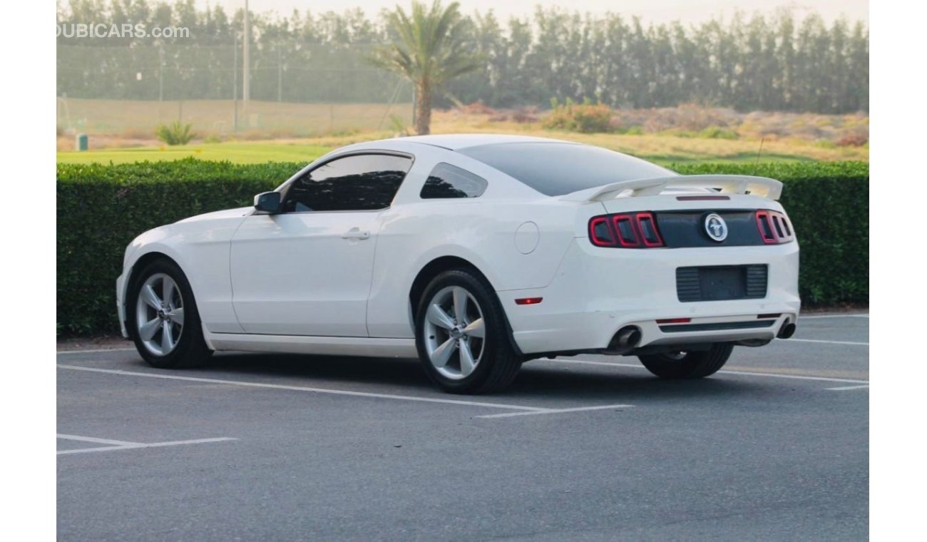 Ford Mustang Std Model 2013 Gulf 6 cylinders Automatic transmission in excellent condition Kilo meter 176000