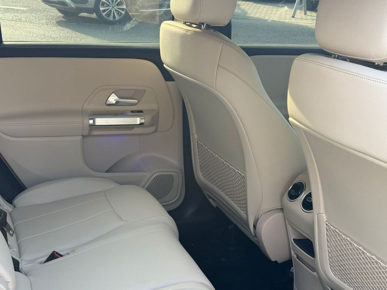 مرسيدس بنز GLB 200 MERCEDS GLB 200 2024 2.0