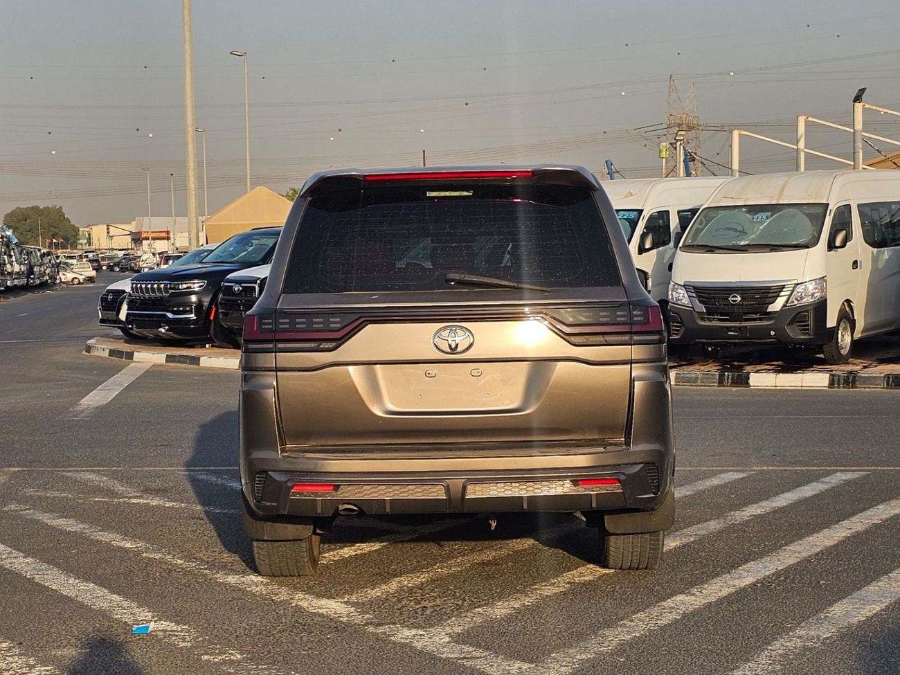 تويوتا لاند كروزر GXR 4.5L 1VD-FTV V8 Diesel Engine facelifted to 2025 model Automatic Gear 4WD 7 seater 5 Door