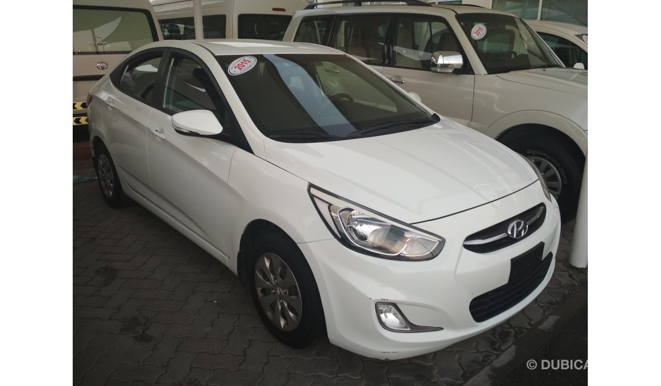 Hyundai Accent WHITE 2015 GCC NO PAIN NO ACCIDENT PERFECT