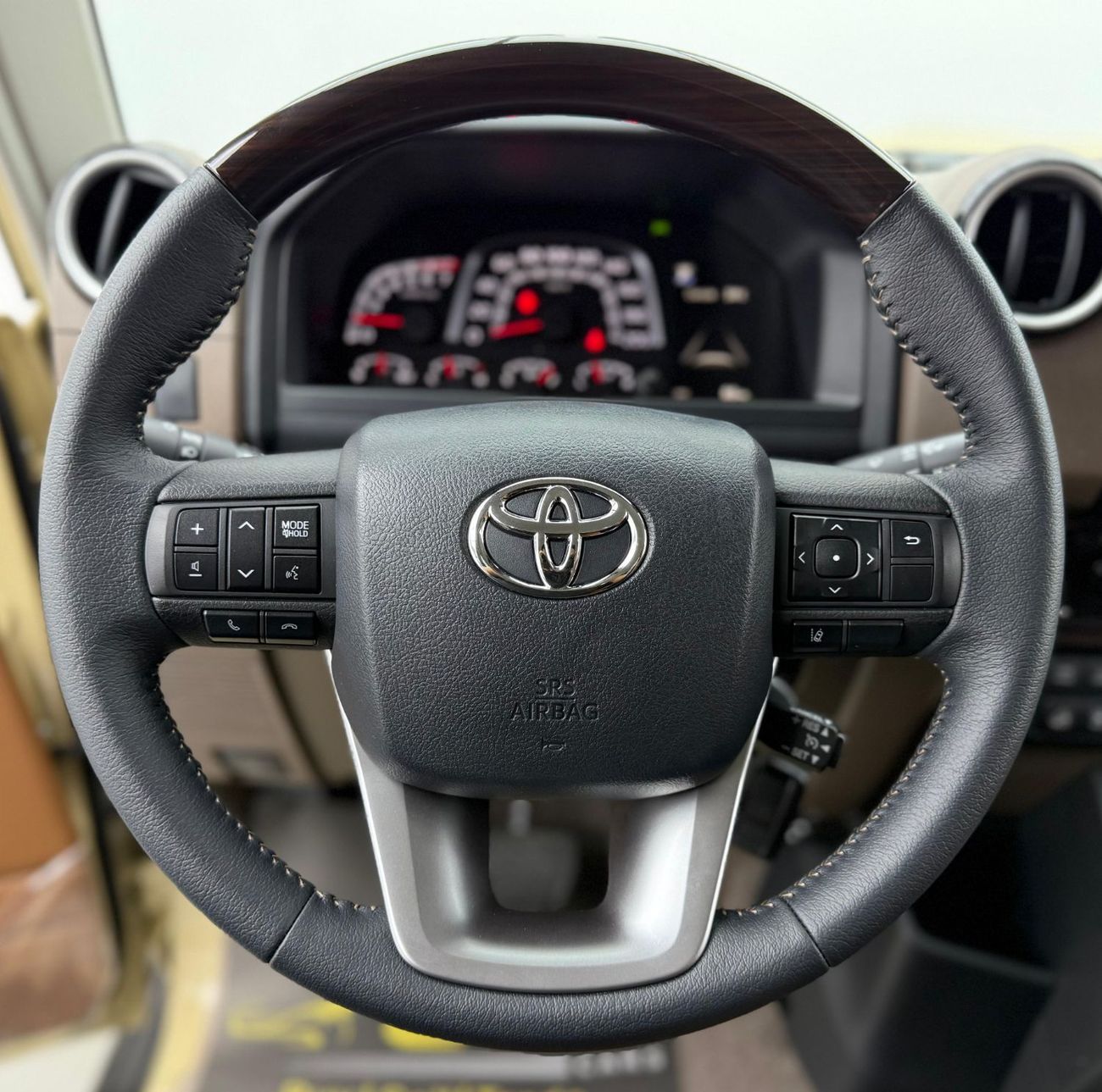 تويوتا لاند كروزر 70 2025 Toyota Land Cruiser 71 40th Anniversary LX V6 Rare, 3Y Agency Warranty, FSH, GCC