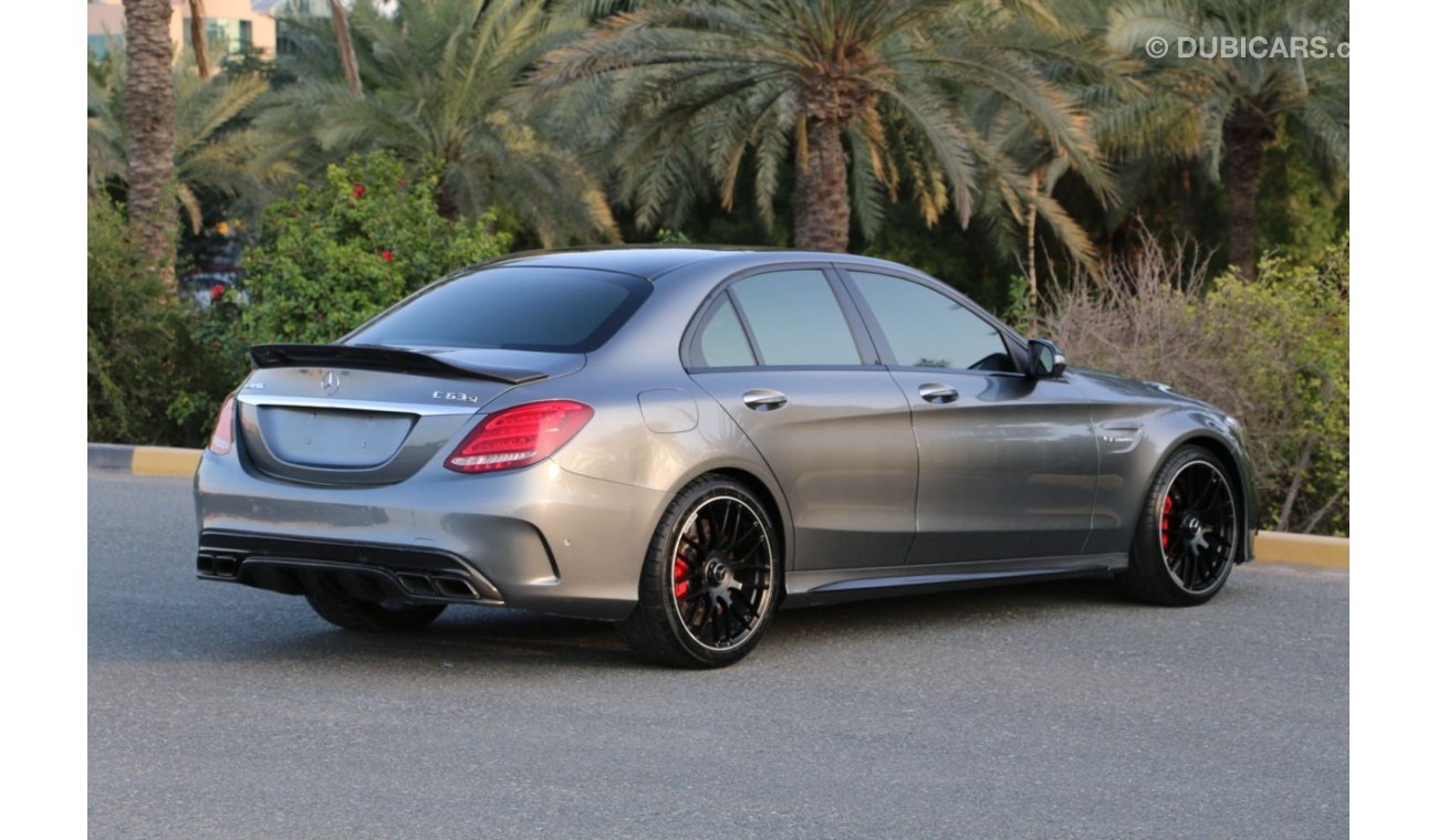 مرسيدس بنز C 63 AMG Std مرسيدس C63 AMG  خليجي 2017 فل ابشن بحاله ممتازه بدون حوادث