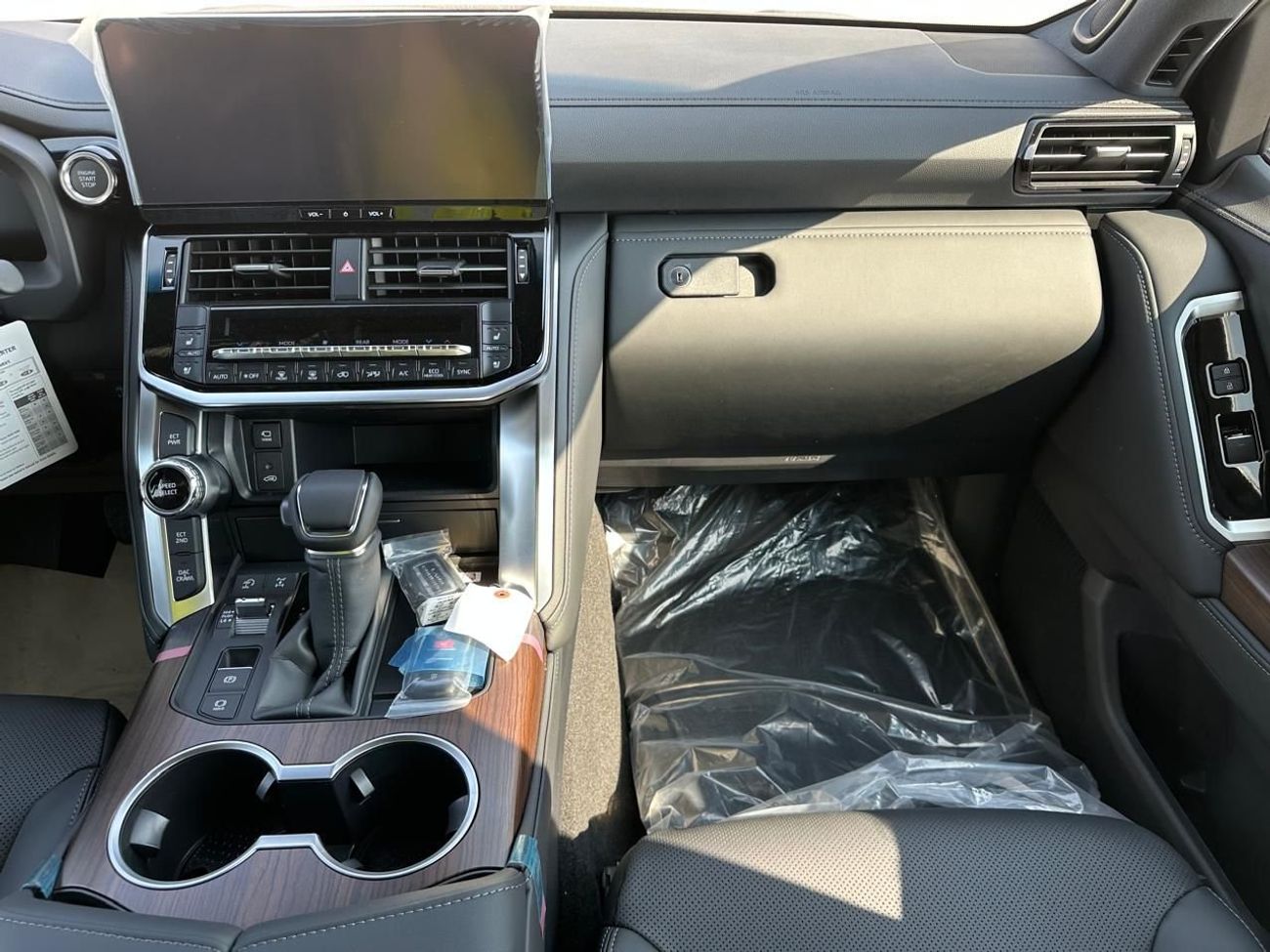 Toyota Land Cruiser Land Cruiser VX / 2026 / GCC