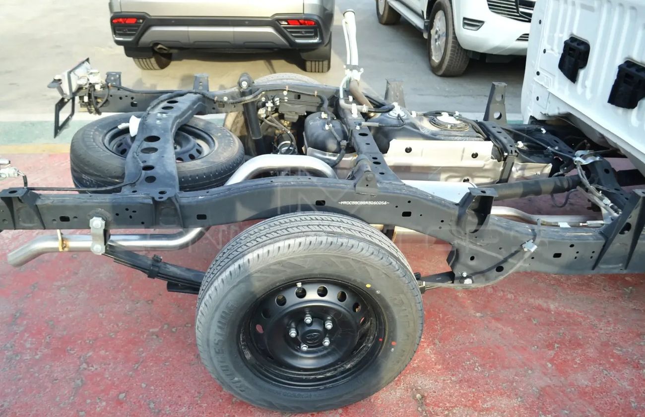 Toyota Hilux TOYOTA HILUX SC 2.4L 4X2 M/T (DIESEL) MY24