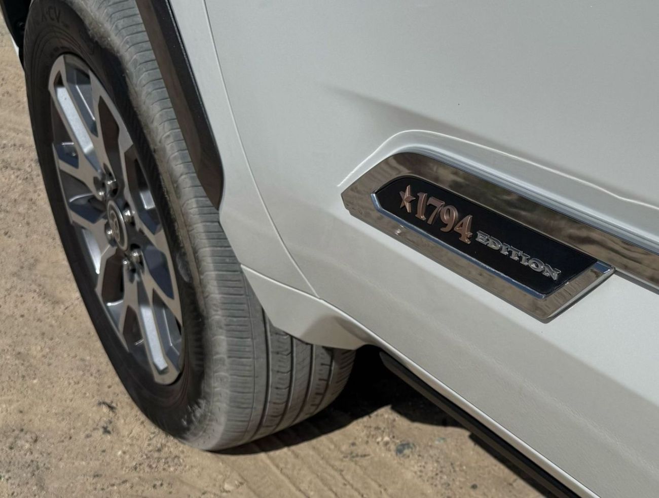 Toyota Tundra CREWMAX PLATINUM 1794 EDITION | i-FORCE MAX 3.4-Liter Hybrid V6