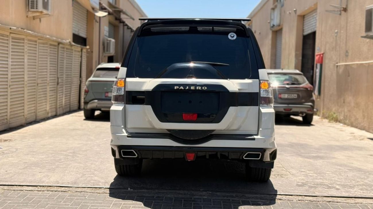 ميتسوبيشي باجيرو -