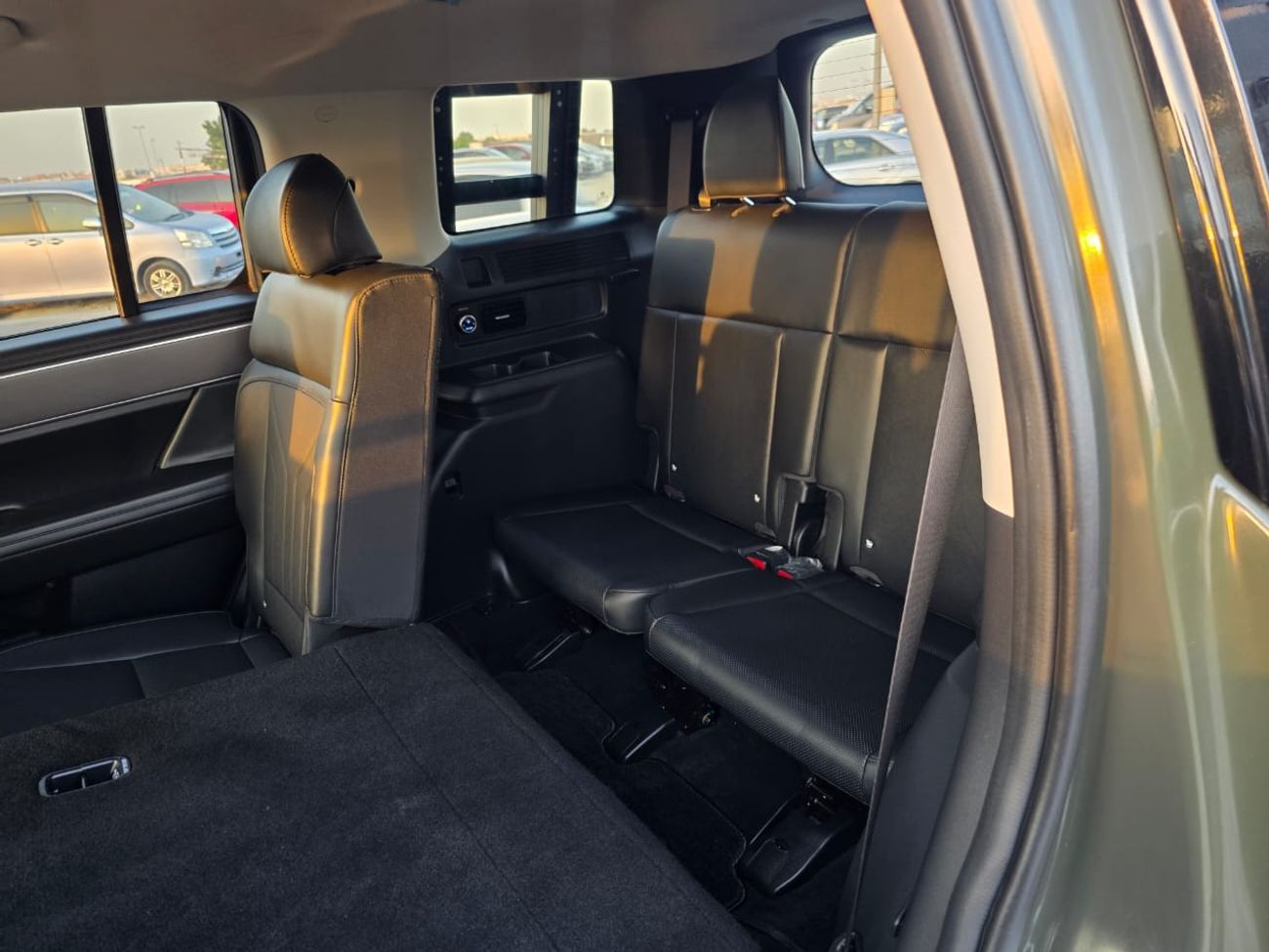 Hyundai Santa Fe 2025 Model Push button , Trunk automatic and original leather with 8 seatwe