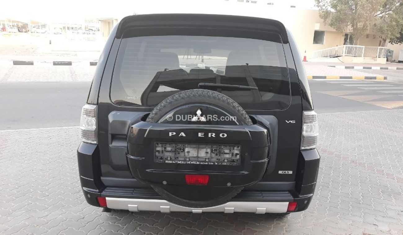 ميتسوبيشي باجيرو 2011 Gls 3.5 ltr Full options gulf specs clean car excellent condition