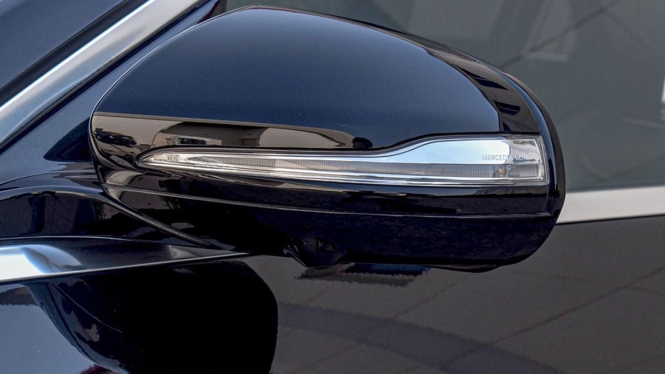 مرسيدس بنز S 560 Std 4.0L (463 HP)