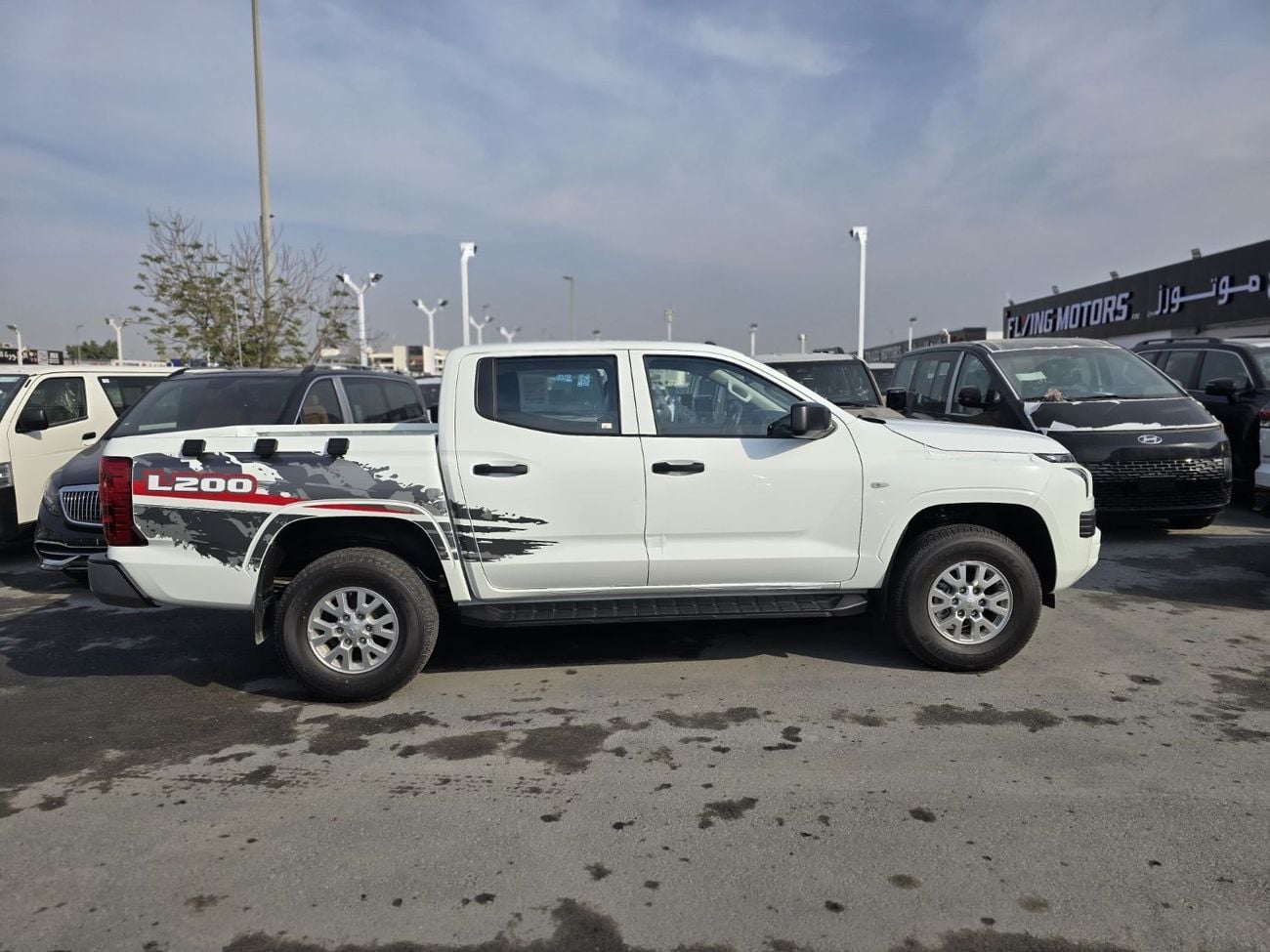 ميتسوبيشي L200 GL 2.5L Double Cab Petrol Manual Transmission 4WD * EXPORT PRICE *
