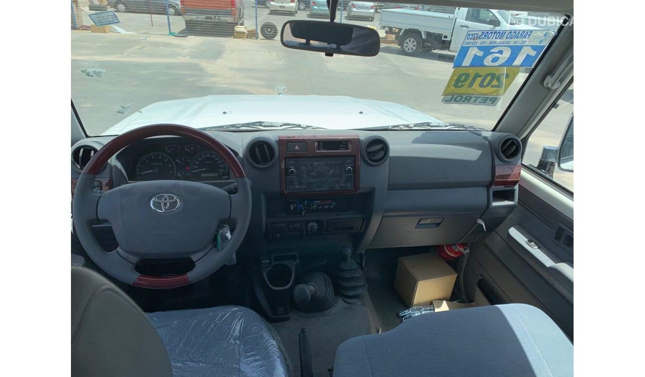 Toyota Land Cruiser Pick Up LX Version PWR