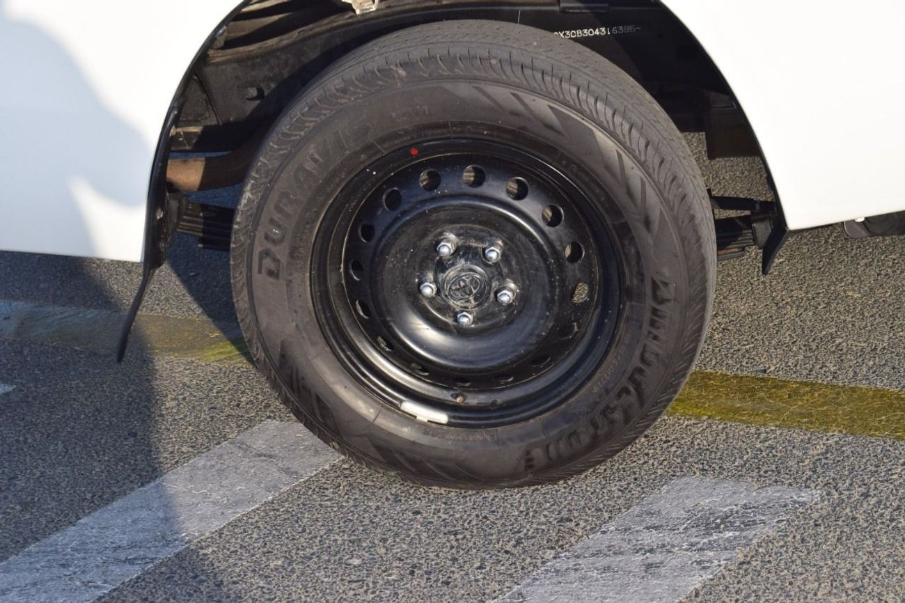 تويوتا هيلوكس مقصورة فردية