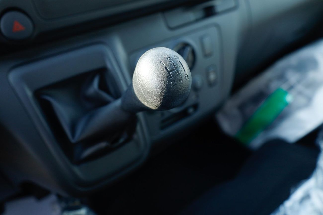 Nissan Urvan NISSAN URVAN 2.5L DIESEL 16-SEATER HIGH ROOF WIDE BODY EX MANUAL