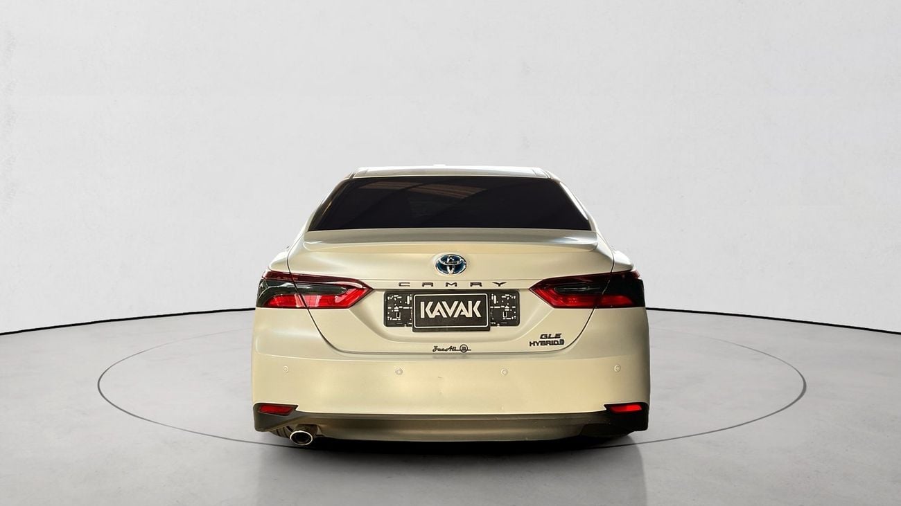 تويوتا كامري 2.5 LIMITED HYBRID E-CVT | شامل الضمان | 0 ﺪﻔﻋﺓ ﺃﻮﻟﻯ