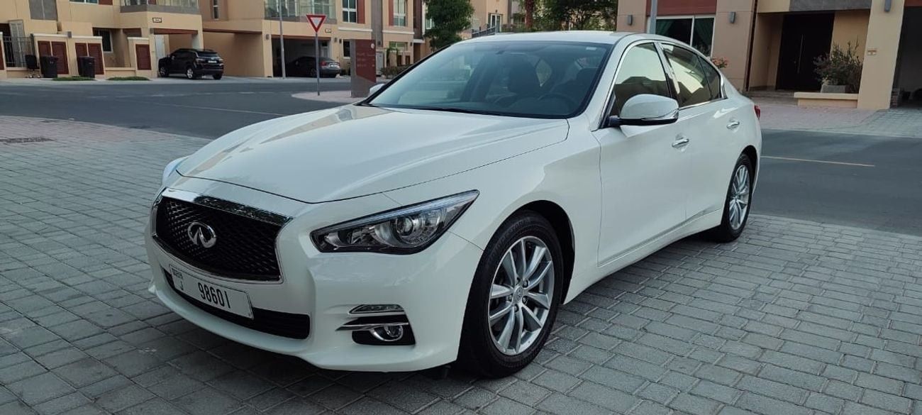 إنفينيتي Q50 Premium 3.0L (300 HP)