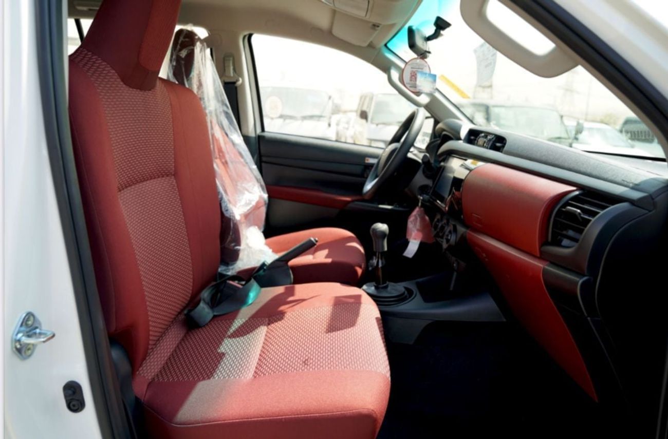 Toyota Hilux TOYOTA HILUX 2.4L DIESEL MT 4X4 2025