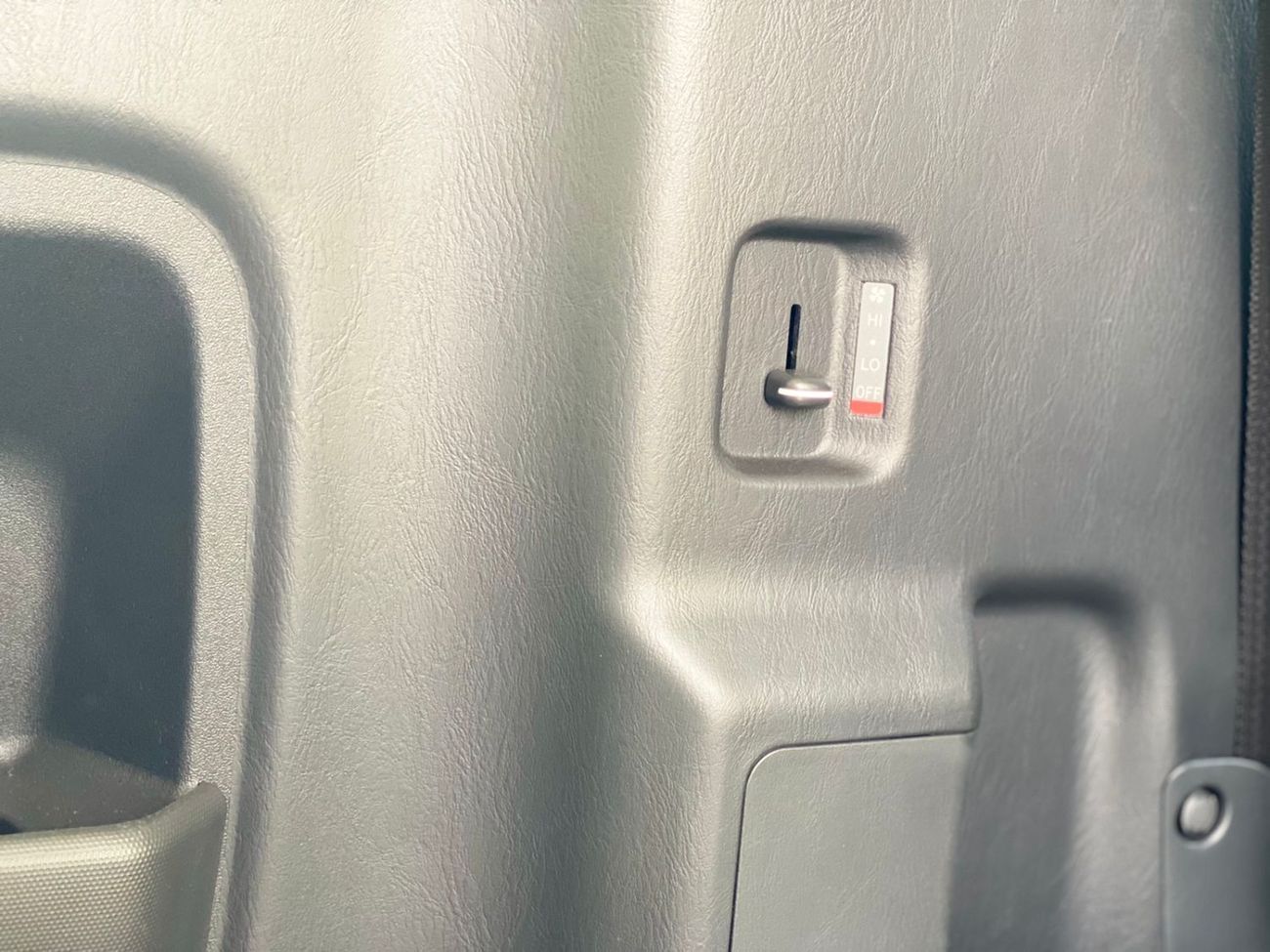 تويوتا هاياس هايس ديزل 2.5 سقف مرتفع