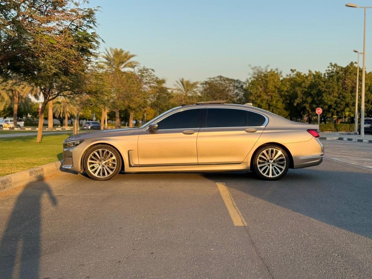 بي أم دبليو 730Li Luxury M Sport Package 2.0L