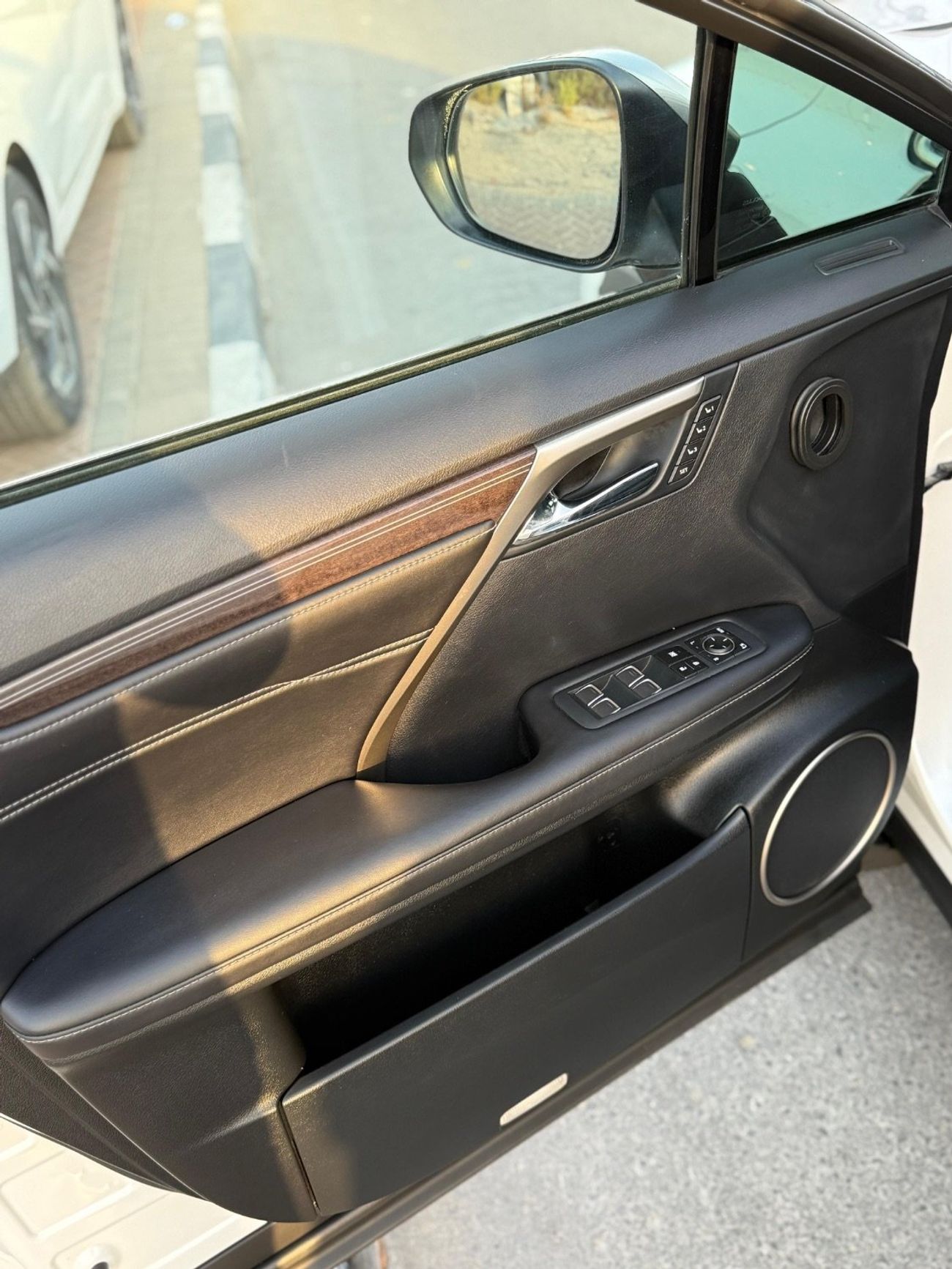 لكزس RX450h L Platinum 3.5L (7 Seater)