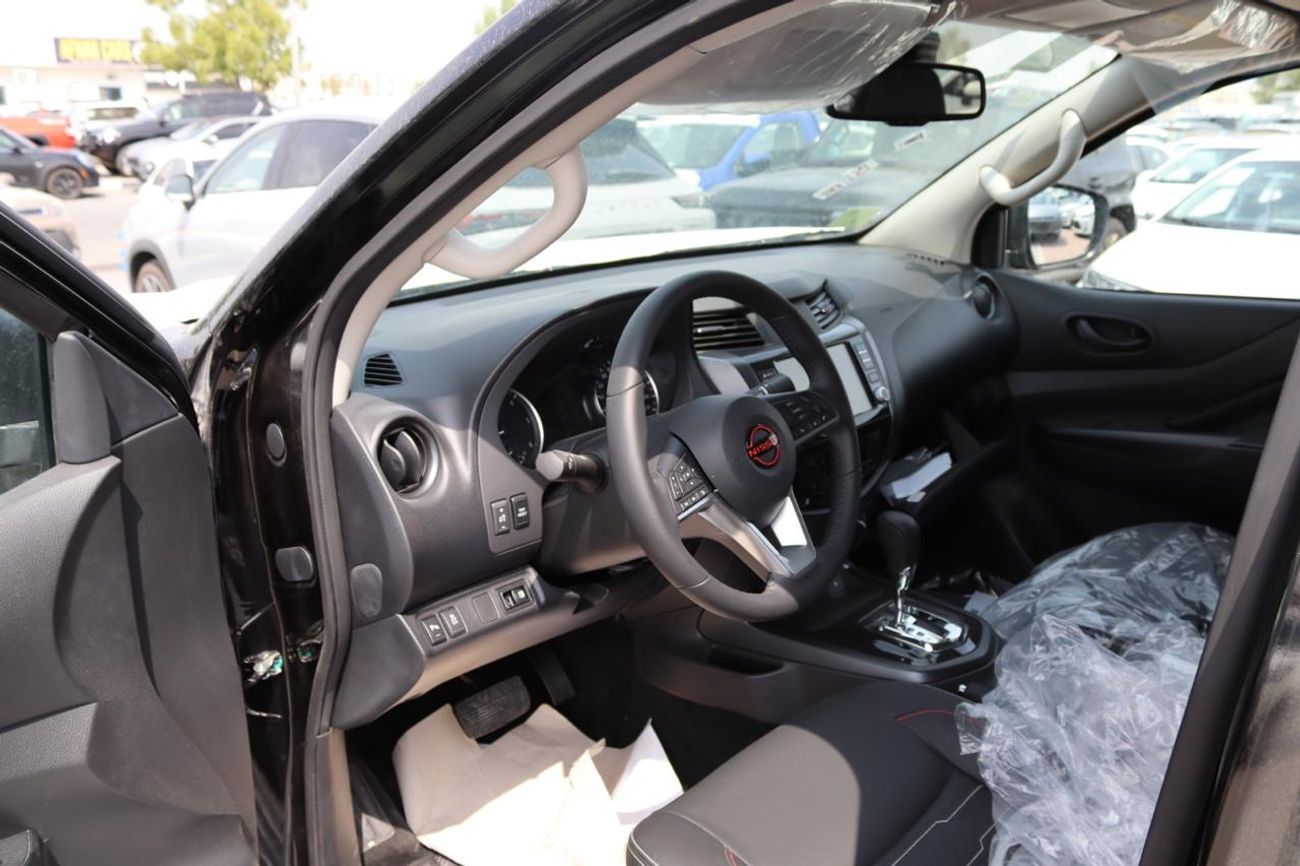 نيسان نافارا G 2.5L 4WD A/T