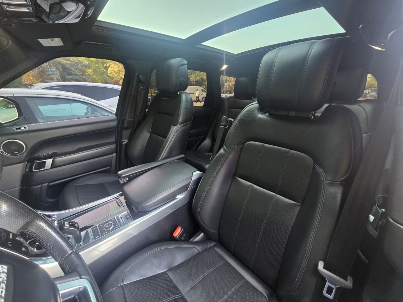 Land Rover Range Rover Sport Supercharged 5.0L RANGE ROVER 2019 US // BODY KIT SVR INSIDE & OUT SIDE // PERFECT CONDITION