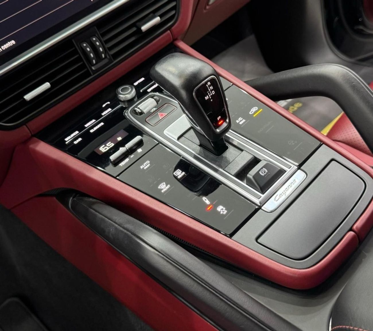 Porsche Cayenne Base Coupe 2022 Porsche Cayenne Coupe, 1 Year Warranty, Agency Full Service History, GCC