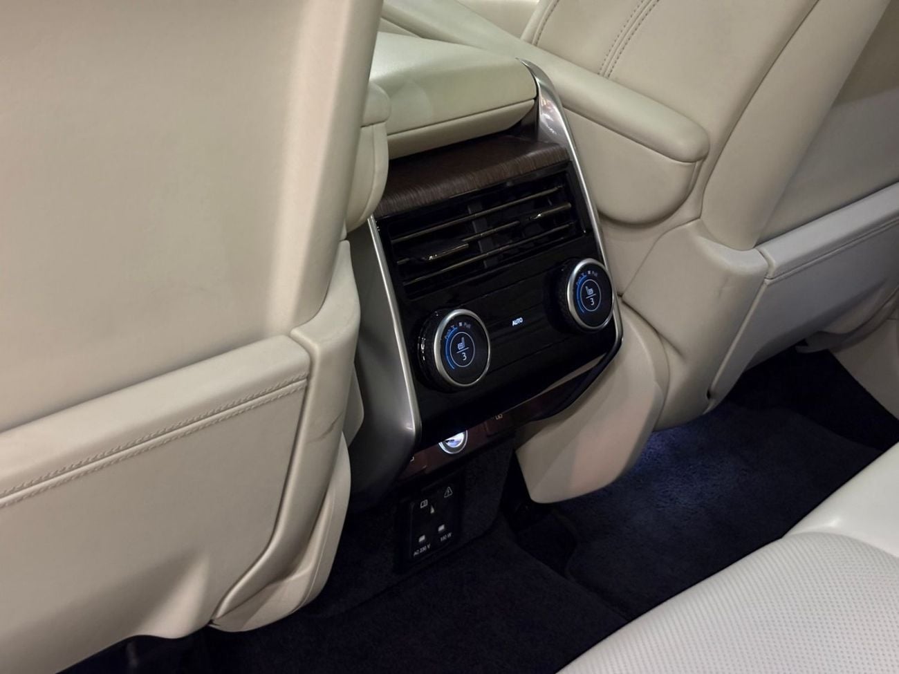 Land Rover Range Rover HSE P530 RANGE ROVER HSE P530 | AGENCY WARRANTY & FULL SERVICE HISTORY | 2023 | GCC SPECS