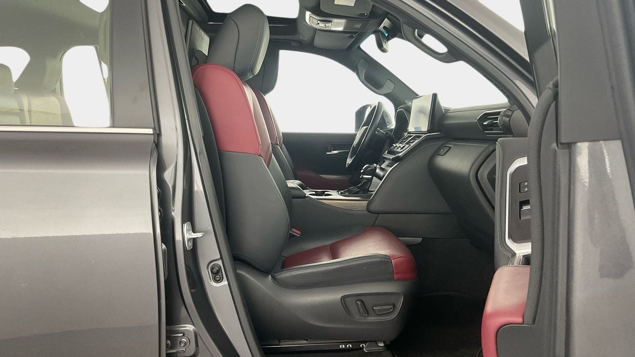 تويوتا لاند كروزر VXR | شامل الضمان | 0 ﺪﻔﻋﺓ ﺃﻮﻟﻯ