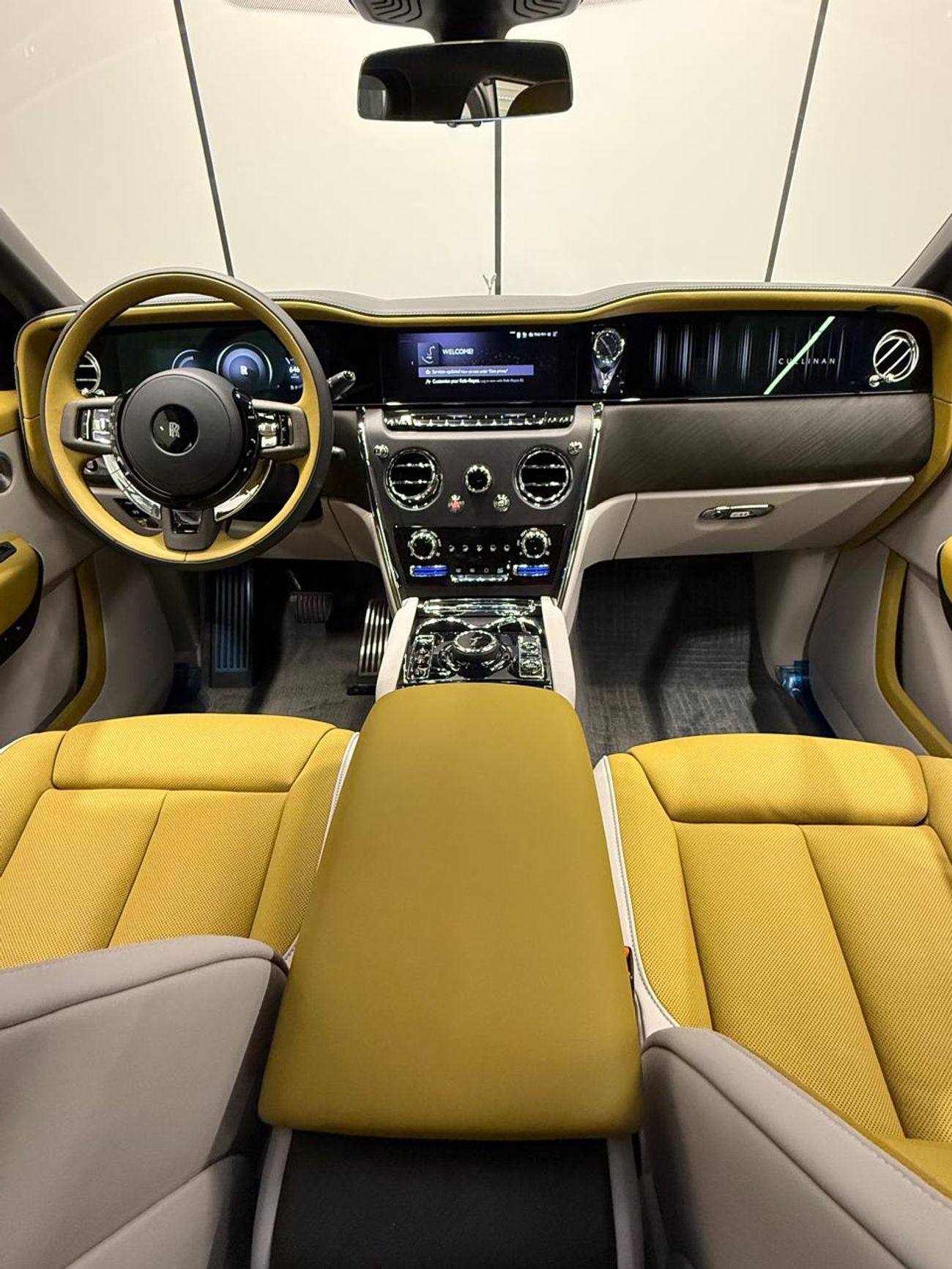 Rolls-Royce Cullinan | Brand New | GCC Specs | 4 Years Warranty & Service | Open Mileage