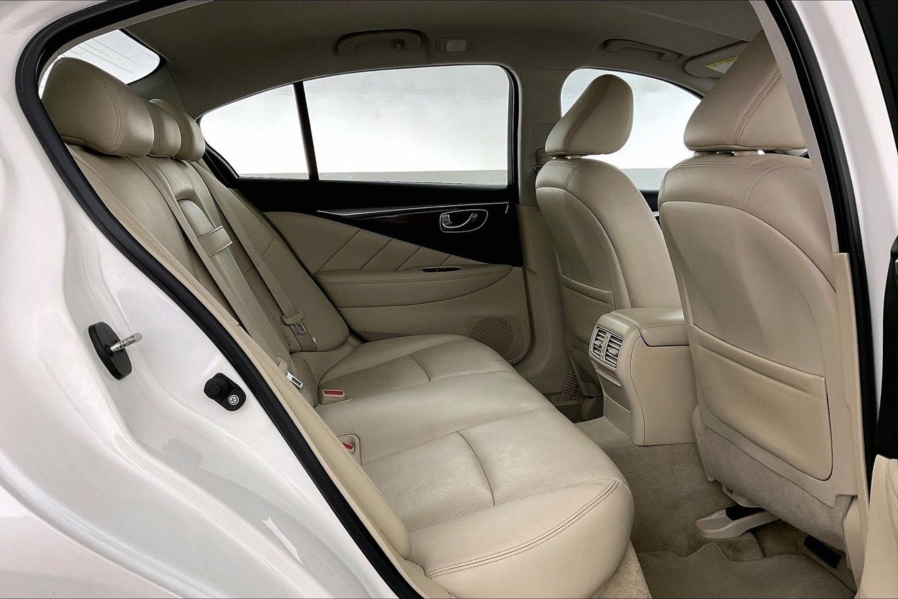 Infiniti Q50 Premium / Luxe| 1 year free warranty | Exclusive Eid offer