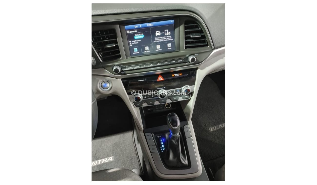 Hyundai Elantra Base