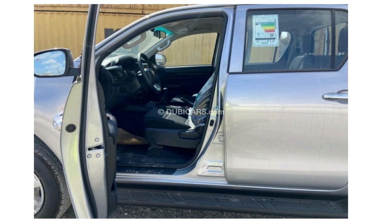 تويوتا هيلوكس MID OPTIONS 2.4L DIESEL 6M/T 4WD