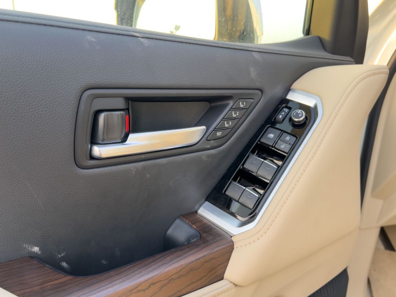 Toyota Land Cruiser EXPORT ONLY - 2026 LC300 VX 4.0L (GCC Specification)