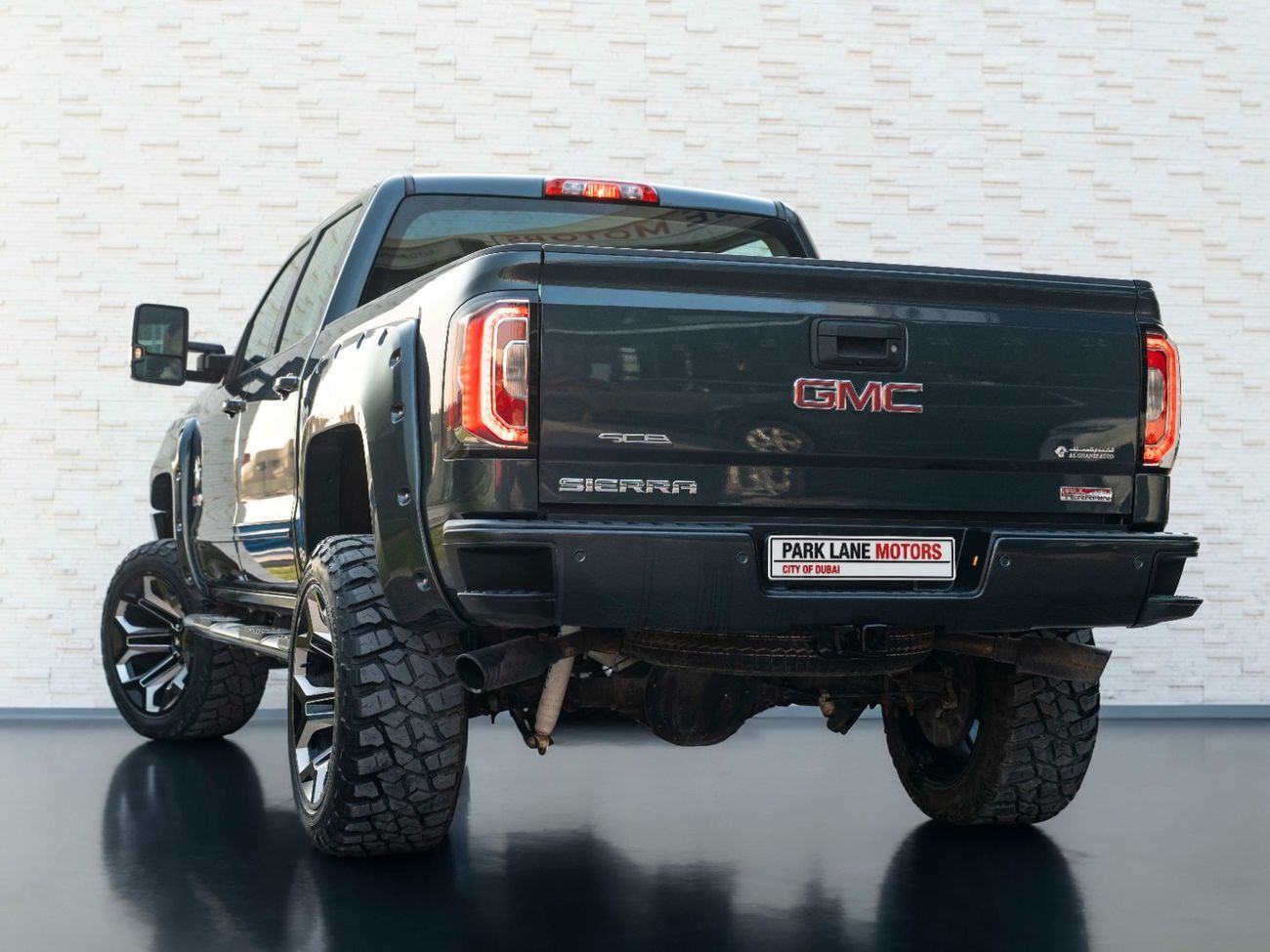 جي أم سي سييرا 5.3L V8 AT4 Crew Cab (AWD)