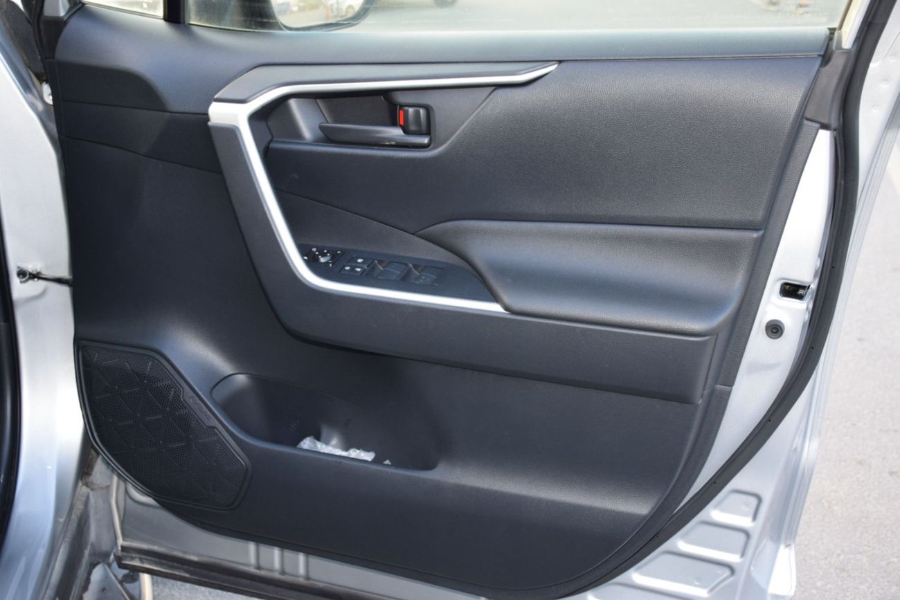 تويوتا راف ٤ LE 2.0L FWD