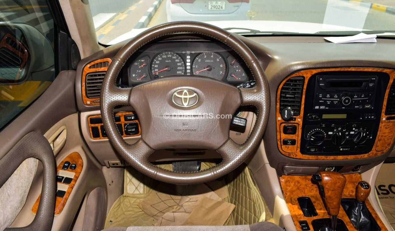 Toyota Land Cruiser VXR V8