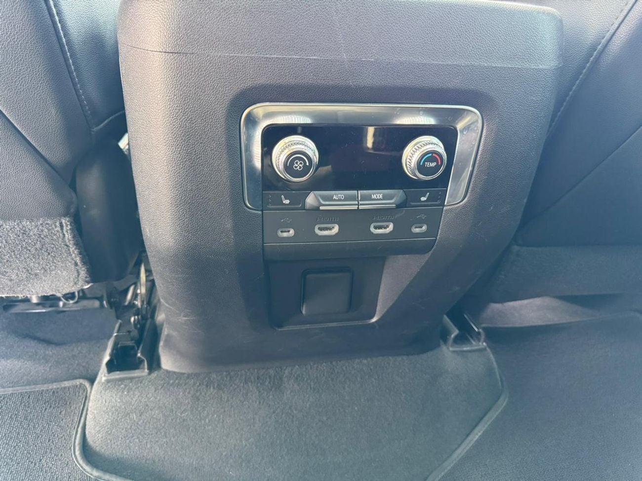 GMC Yukon 5.3 V8 AT4 (AWD)