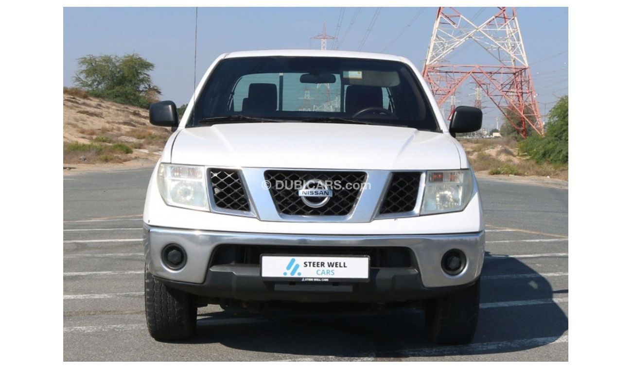 Nissan Navara Std 2015 | NISSAN NAVARA SE | 4X4 DSL | DOUBLE CABIN | WITH GCC SPECS AND EXCELLENT CONDITION