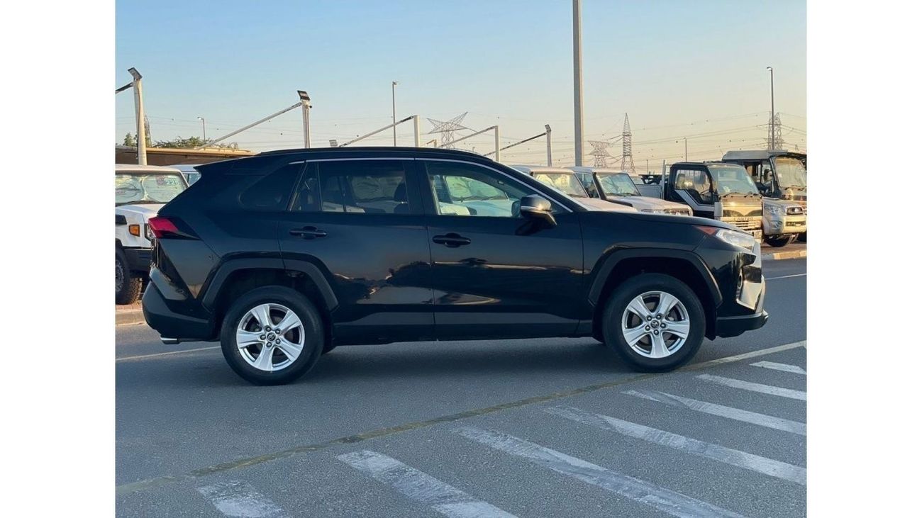 Toyota RAV4 2019 Toyota Rav4 XLE 4x4 AWD 2.5L V4 Full Option -