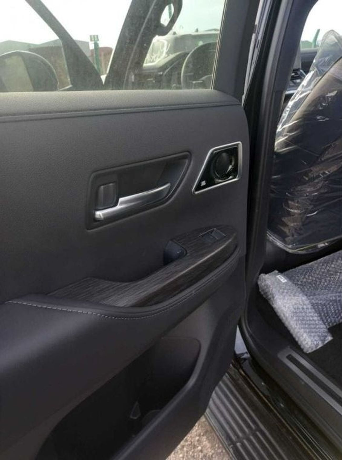 Toyota Land Cruiser VXR (ZX) 3.3L Diesel 7 seater (For export only)