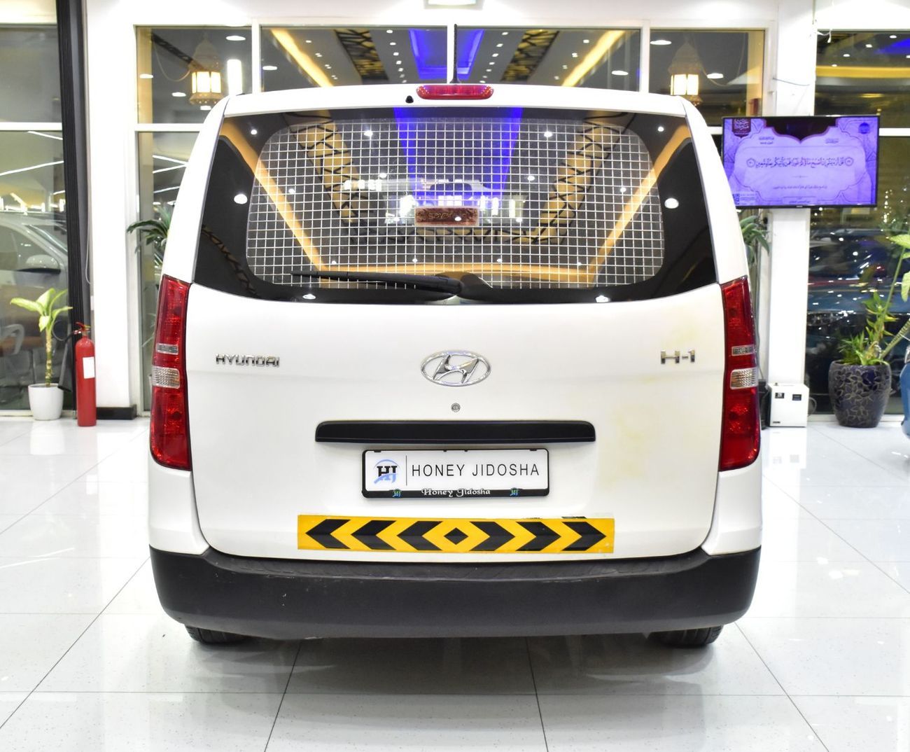 Hyundai H1 Starex EXCELLENT DEAL for our Hyundai H1 ( 2021 Model ) in White Color GCC Specs