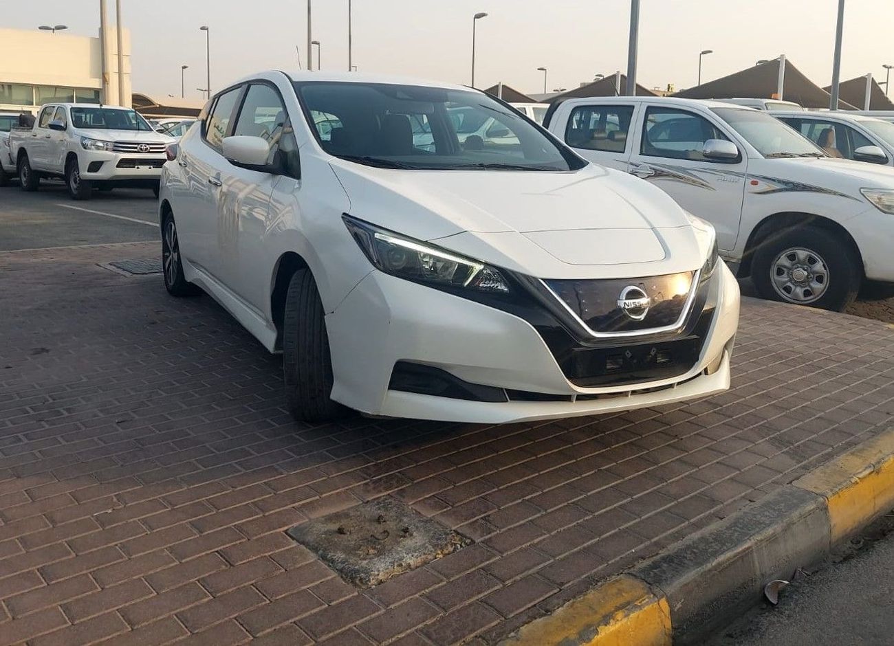 نيسان ليف Std