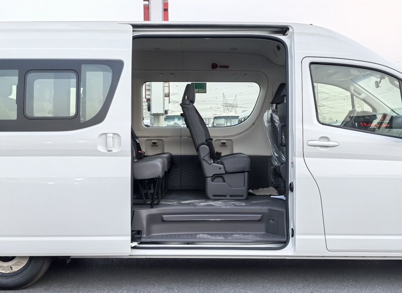 Toyota Hiace GL -High Roof Commuter 3.5L A/T