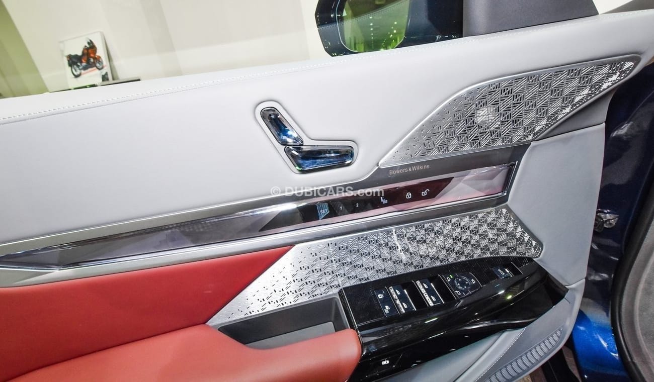 بي أم دبليو i7 M70