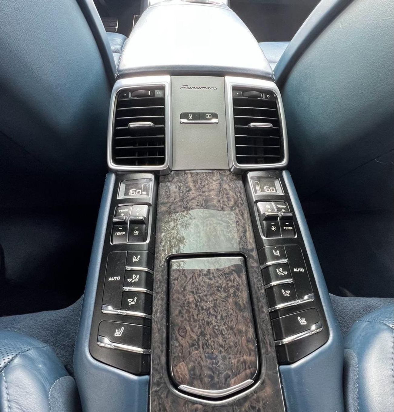 Porsche Panamera PORSCHE PANAMERA TURBO TOP LINE 2012 GCC ORIGINAL PAINT WITH ONE YEAR WARRANTY