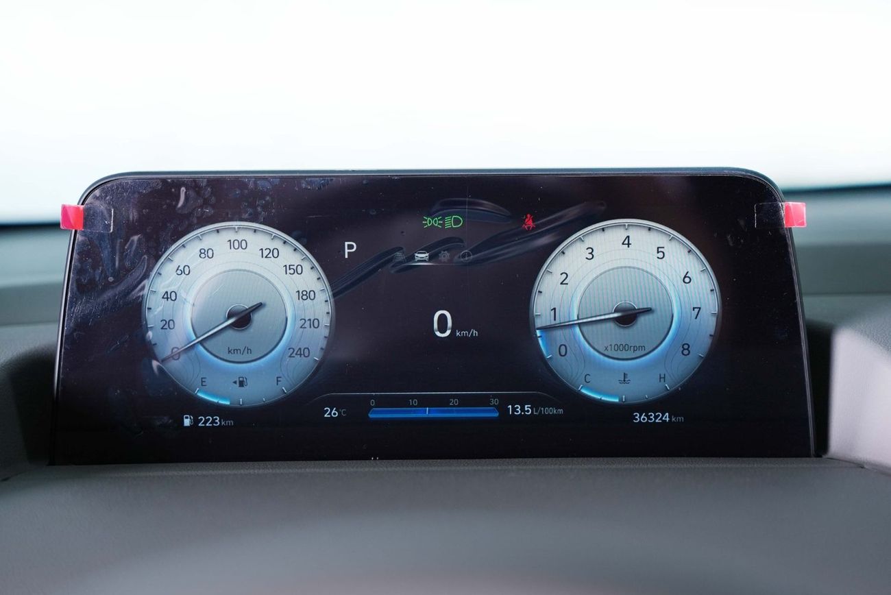 Hyundai Staria Van 3.5L (6 Seater) GCC - Full Service History- 7 Seater VIP Leather Seats- Mint Condition